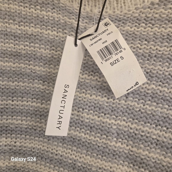 SanctuaryWomen's Fuzzy Long-Sleeve Tunic Sweater Size: Small - Picture 8 of 9